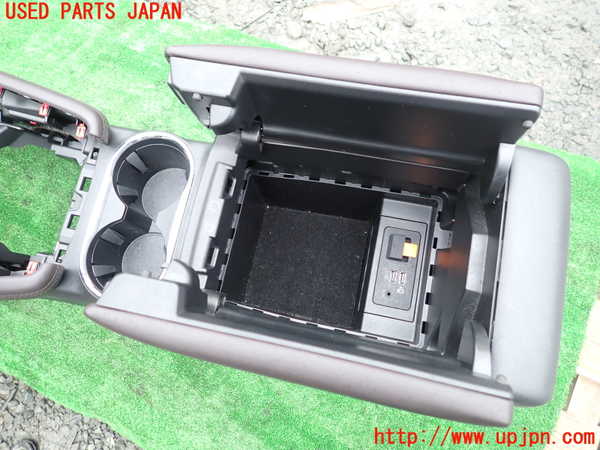 1UPJ-9241247540]CX-8(KG2P)センターコンソール 中古_3