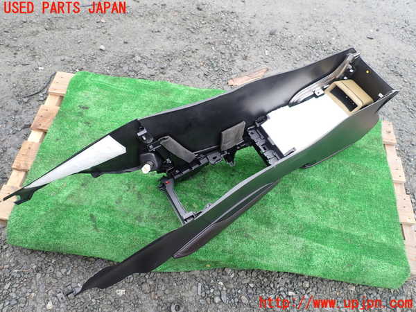 1UPJ-9241247540]CX-8(KG2P)センターコンソール 中古_5