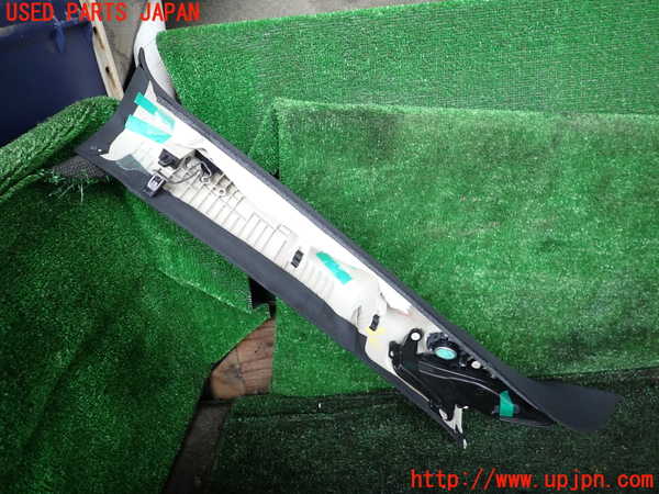 1UPJ-9241247655]CX-8(KG2P)右フロントピラートリム 中古_2