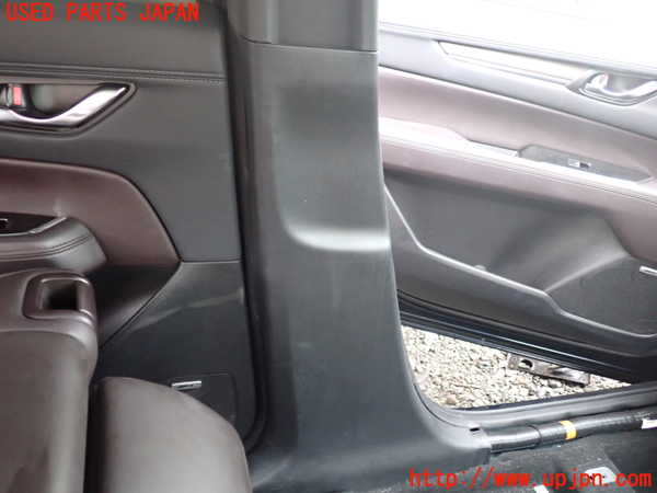 1UPJ-9241247670]CX-8(KG2P)左センターピラートリム 中古_3