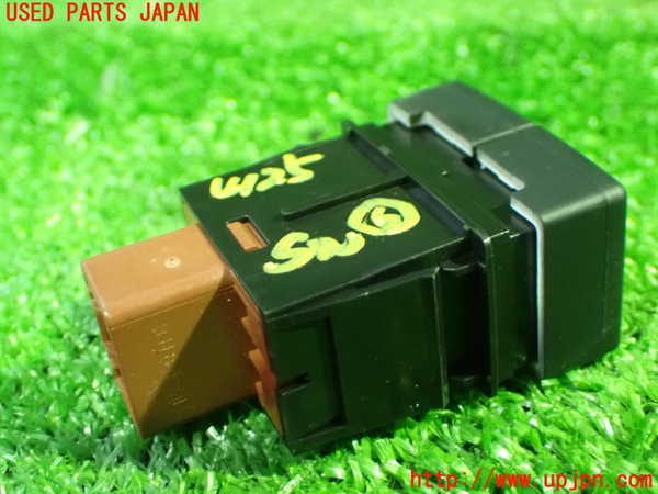 1UPJ-9241256311]ステップワゴン スパーダ ハイブリッド(RP5)スイッチ6 (プリクラッシュセーフティOFF、車線逸脱警報) 中古_2