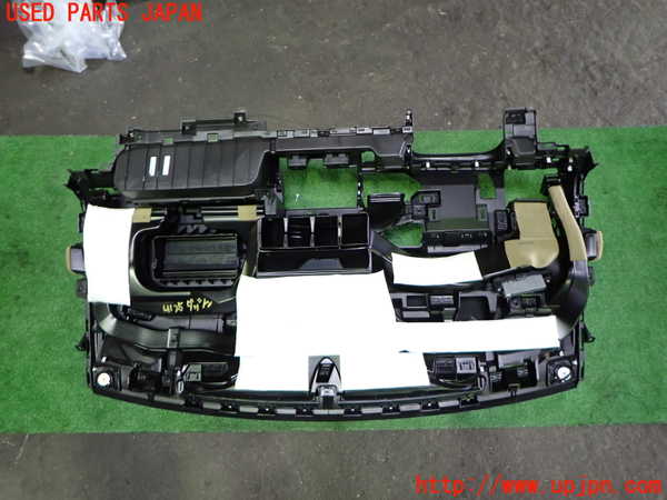 1UPJ-9241257505]ステップワゴン スパーダ ハイブリッド(RP5)ダッシュボード 中古_4