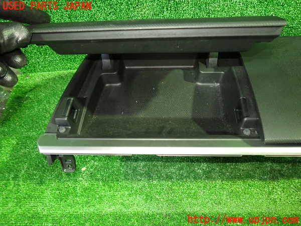 1UPJ-9241257841]ステップワゴン スパーダ ハイブリッド(RP5)小物入れ1 中古_3