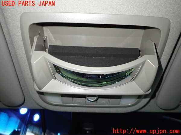 1UPJ-9241256411]ステップワゴン スパーダ ハイブリッド(RP5)ルームランプ1 (1列目真中) 中古_2