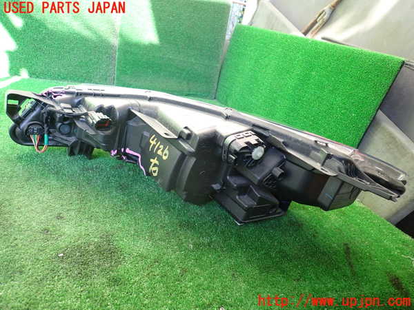 1UPJ-9241261130]キックス(RP15)右ヘッドライト LED 中古_2