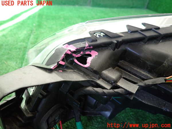 1UPJ-9241261130]キックス(RP15)右ヘッドライト LED 中古_4