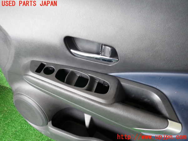 1UPJ-9241261234]キックス(RP15)右前ドア内張り 中古_2