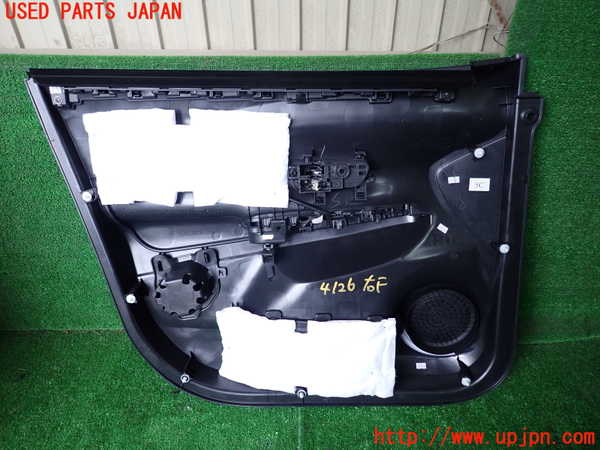 1UPJ-9241261234]キックス(RP15)右前ドア内張り 中古_3
