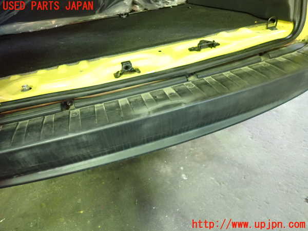 1UPJ-9241271610]ルノー・カングー(KWK4M)リアバンパー 中古_4