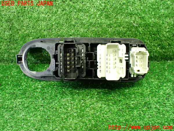 1UPJ-9241276240]ルノー・カングー(KWK4M)右前パワーウィンドウスイッチ 中古_3