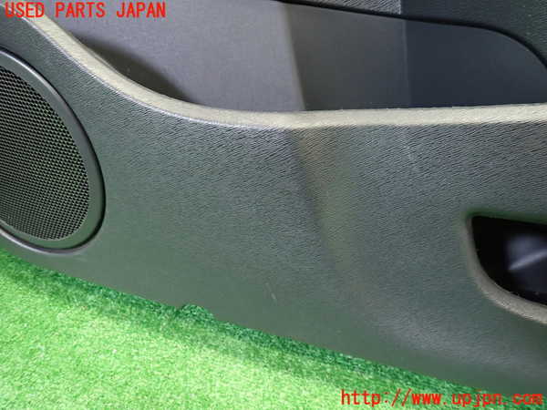 1UPJ-9241271234]ルノー・カングー(KWK4M)右前ドア内張り 中古_4