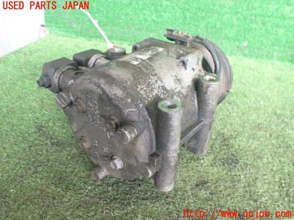 2UPJ-9241296025]リンカーン・ナビゲーター(型式不明)エアコンコンプレッサー 中古_2