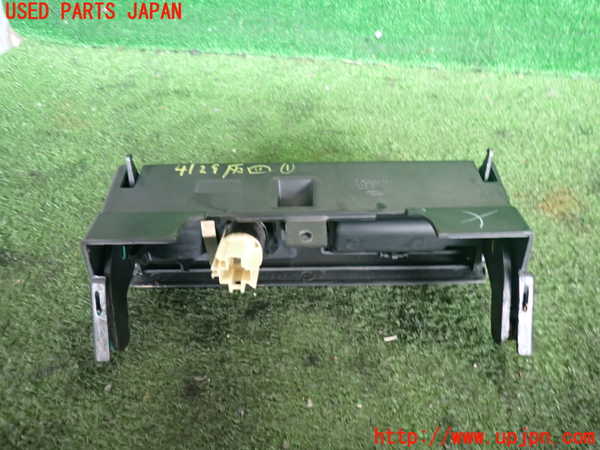 2UPJ-9241297821]リンカーン・ナビゲーター(型式不明)灰皿1 中古　【ジャンク品】_4