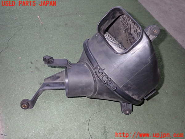 2UPJ-9241302560]セルシオ(UCF21)エアクリーナーボックス 中古_2