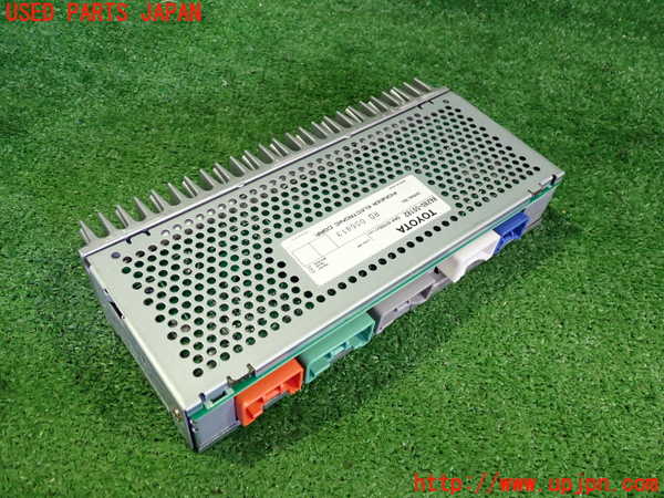 2UPJ-9241306525]セルシオ(UCF21)アンプ 中古_2