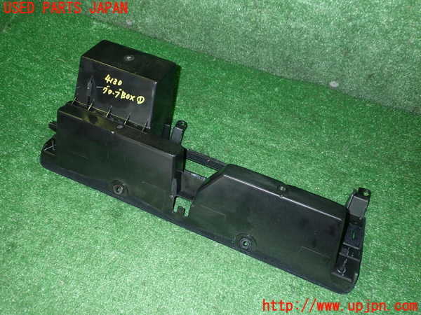 2UPJ-9241307516]セルシオ(UCF21)グローブボックス1 中古_2