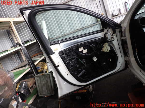 2UPJ-9241311260]ベンツ E200 W213(213042C)左前ドア 中古 AGC M62 43R-00050_4