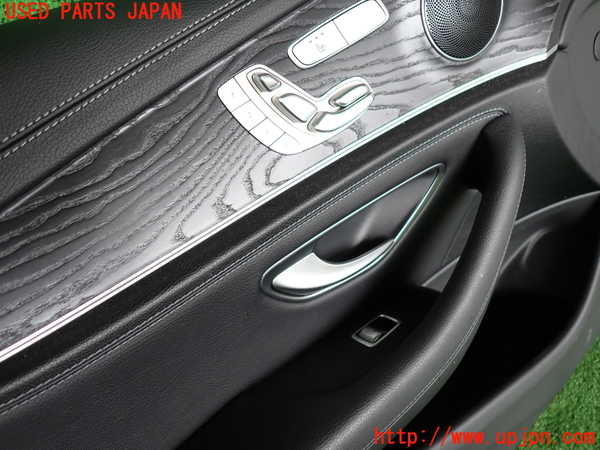 2UPJ-9241311264]ベンツ E200 W213(213042C)左前ドア内張り 中古_2