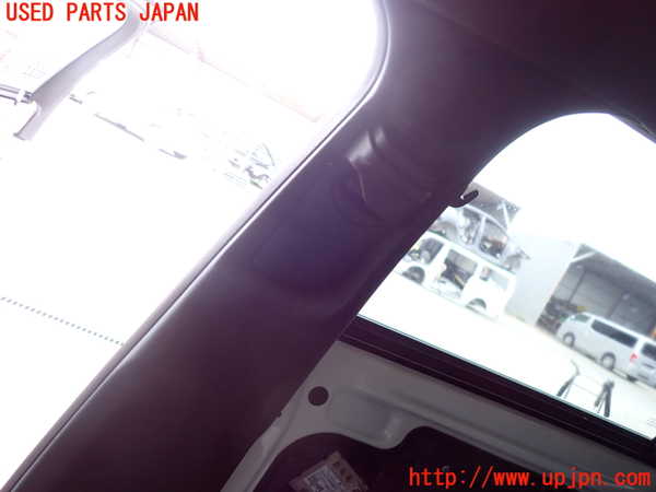 2UPJ-9241317665]ベンツ E200 W213(213042C)右センターピラートリム 中古_2