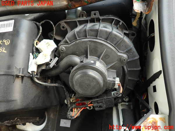2UPJ-9241326081]ハマーH3(型式不明)エバポレーター1 中古_3