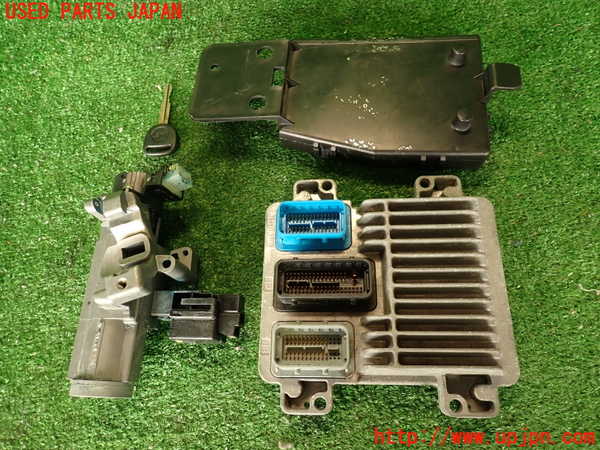 2UPJ-9241326110]ハマーH3(型式不明)エンジンコンピューター 中古_3