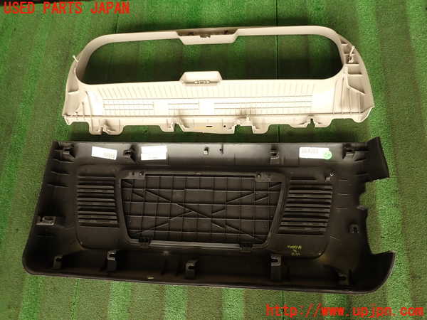 2UPJ-9241321578]ハマーH3(型式不明)バックドア内張り 中古_5
