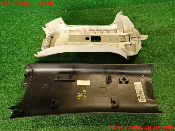2UPJ-9241327665]ハマーH3(型式不明)右センターピラートリム 中古_5