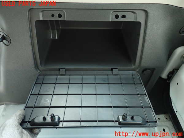 2UPJ-9241327675]ハマーH3(型式不明)右リアピラートリム 中古_3