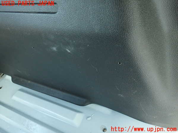 2UPJ-9241327680]ハマーH3(型式不明)左リアピラートリム 中古_2