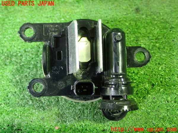 1UPJ-9241331182]セレナ e-POWER(GFC28)左フォグ 中古_2