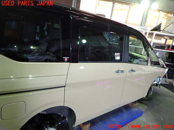 1UPJ-9241331290]セレナ e-POWER(GFC28)右後ドア 中古(43R-00150 M2L3)_2