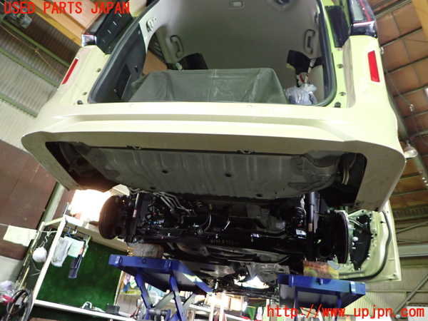 1UPJ-9241331610]セレナ e-POWER(GFC28)リアバンパー 中古_5