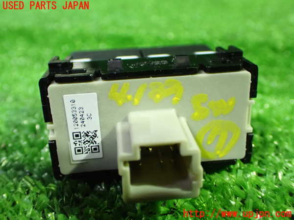1UPJ-9241336312]セレナ e-POWER(GFC28)スイッチ7 (EV、e-Pedal) 中古_2