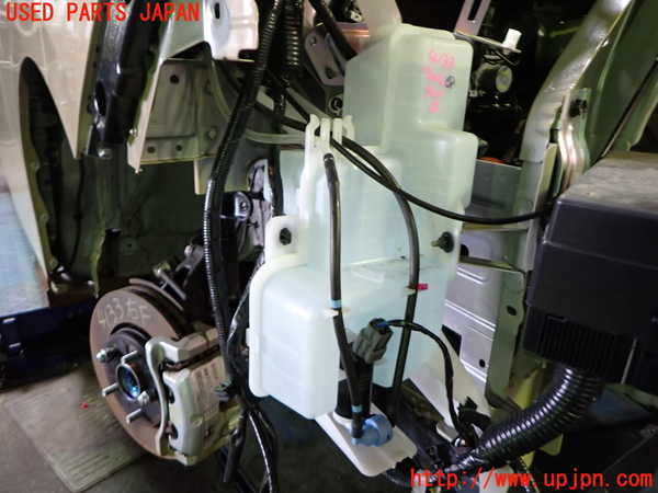 1UPJ-9241336791]セレナ e-POWER(GFC28)ウォッシャータンク1 中古_3