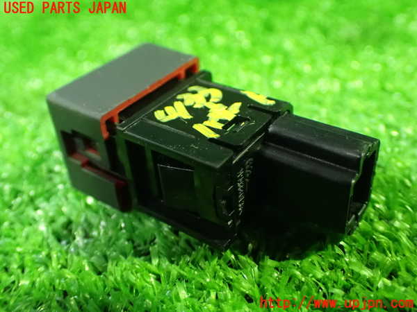 1UPJ-9241336290]セレナ e-POWER(GFC28)ハザードスイッチ 中古_2