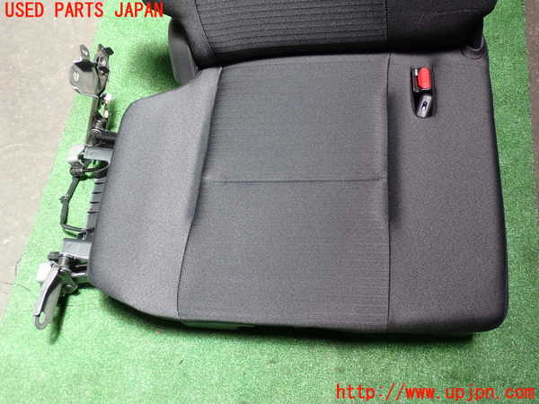 1UPJ-9241337235]セレナ e-POWER(GFC28)右3列目シート 中古_3