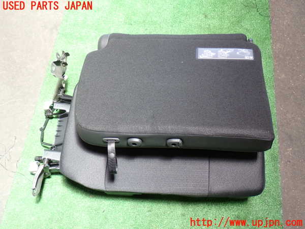 1UPJ-9241337235]セレナ e-POWER(GFC28)右3列目シート 中古_4