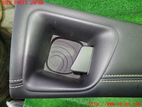 1UPJ-9241337842]セレナ e-POWER(GFC28)小物入れ2 中古_2