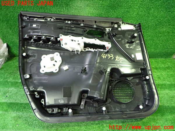 1UPJ-9241331234]セレナ e-POWER(GFC28)右前ドア内張り 中古_4