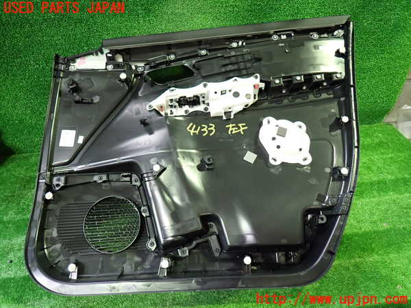 1UPJ-9241331264]セレナ e-POWER(GFC28)左前ドア内張り 中古_4