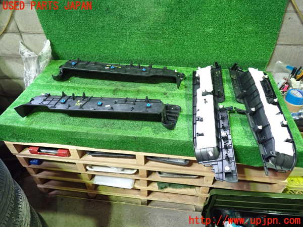1UPJ-9241337740]セレナ e-POWER(GFC28)スカッフプレート 中古_4