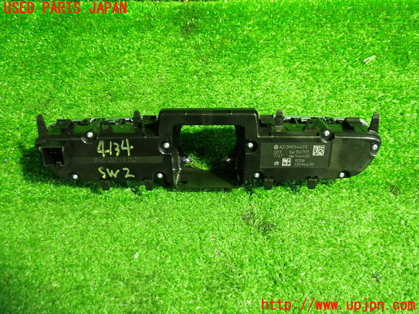1UPJ-9241346307]ベンツ E200 クーペ(238342C)(C238)スイッチ2 (オーディオ操作他) 中古_3