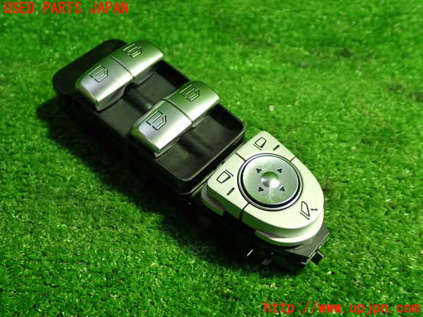 1UPJ-9241346240]ベンツ E200 クーペ(238342C)(C238)右パワーウィンドウスイッチ 中古_2