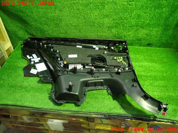 1UPJ-9241347675]ベンツ E200 クーペ(238342C)(C238)右リアピラートリム 中古_3