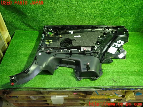 1UPJ-9241347680]ベンツ E200 クーペ(238342C)(C238)左リアピラートリム 中古_4