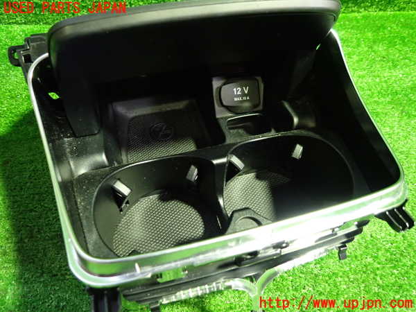 1UPJ-9241347810]ベンツ E200 クーペ(238342C)(C238)ドリンクホルダー 中古_2