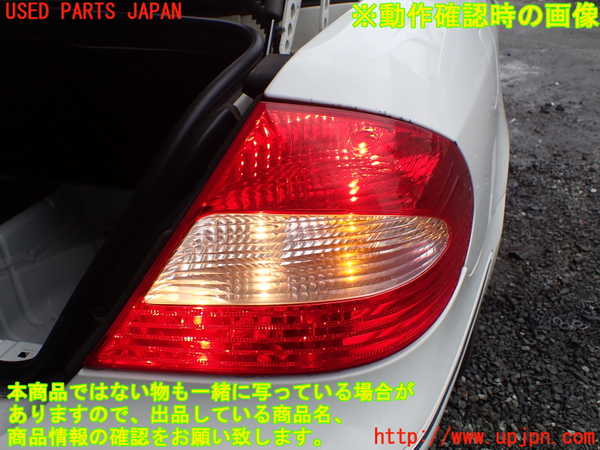 1UPJ-9241361530]ベンツ CLK350 カブリオレ(209456)(A209系)右テールランプ 中古_4
