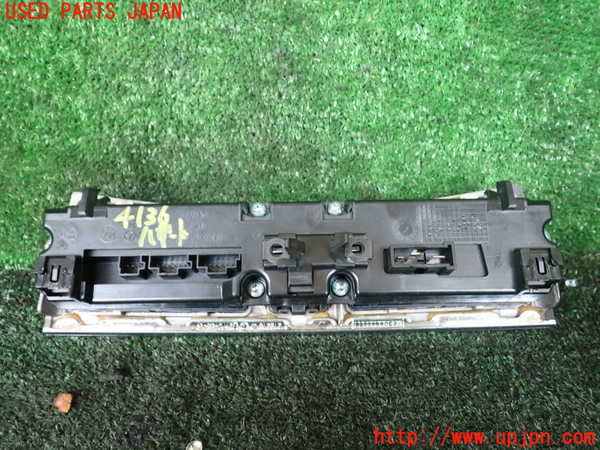 1UPJ-9241366290]ベンツ CLK350 カブリオレ(209456)(A209系)ハザードスイッチ 中古_2