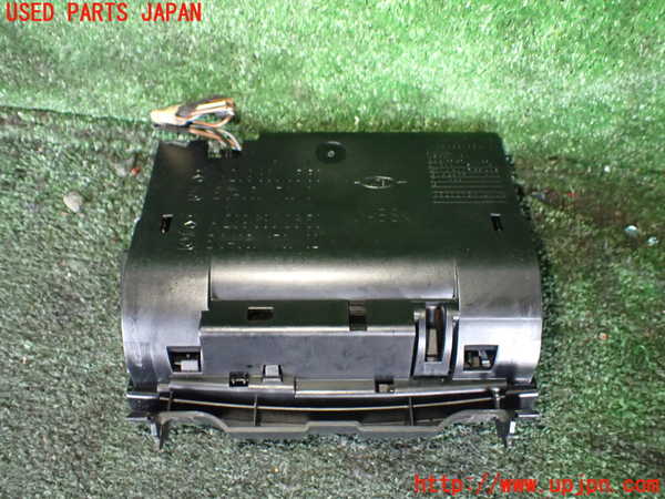 1UPJ-9241367821]ベンツ CLK350 カブリオレ(209456)(A209系)灰皿1 中古_4