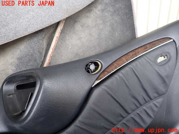 1UPJ-9241367675]ベンツ CLK350 カブリオレ(209456)(A209系)右リアピラートリム 中古_2